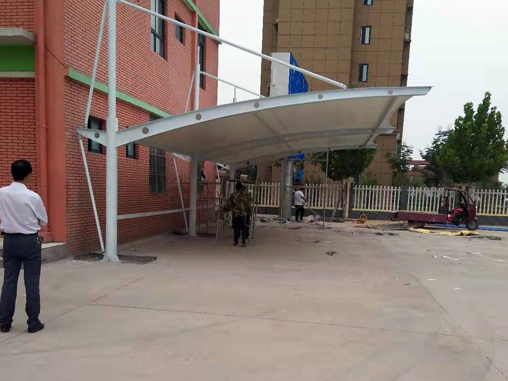 汽車(chē)車(chē)棚